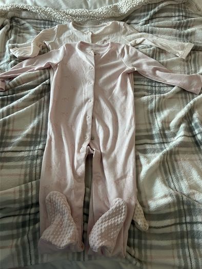 Girls baby grows 9/12 mths new