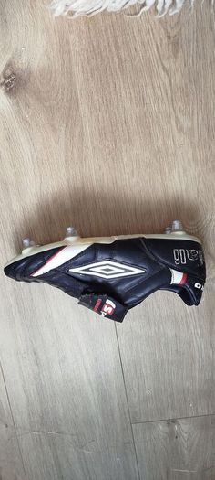 Umbro Speciali leather boots. Like new, worn a couple of times. Size 8