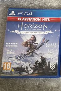 Horizon zero dawn ps4 complete edition (Excellent Condition)