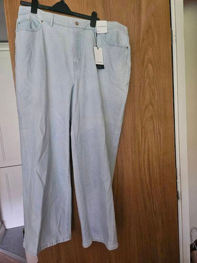 Jeans size 22