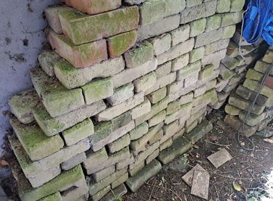 Old Recycle Bricks