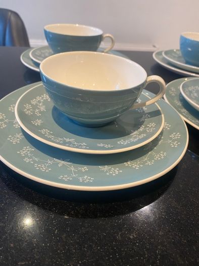 Royal Doulton Queenslace  D6447 tea set