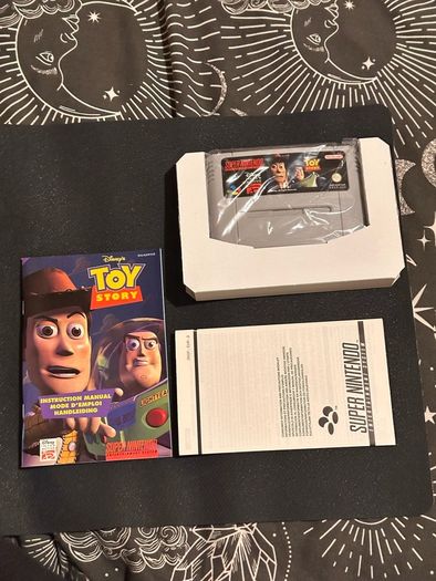 Super Nintendo retro console + games Mario