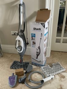 Shark Floor & handheld steam cleaner