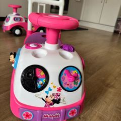 Ride on kids toy car