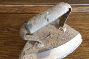 Antique Cast Iron smoothing Iron