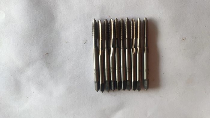 IN STOCK. Lot of 10 M4 x 0.7 Metric Hand Taps USSR Soviet NOS New