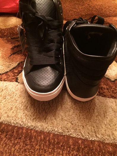 For sale size 5 high top boot runners