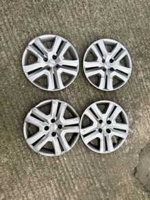 Dacia R16 wheel cups