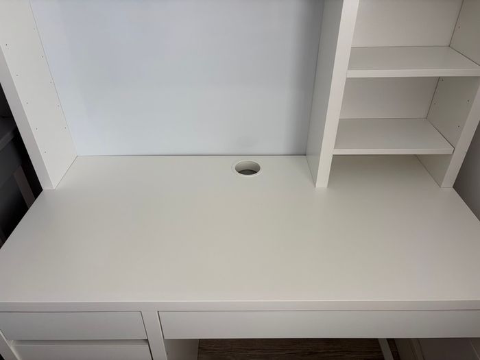 Micke ikea desk white & gaming chair