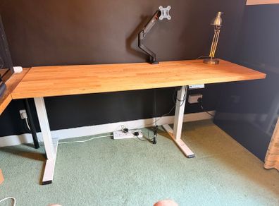 Standing Desk with IKEA countertop
