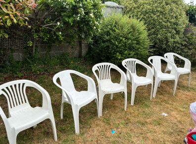 6 garden chairs - Shed Clearout