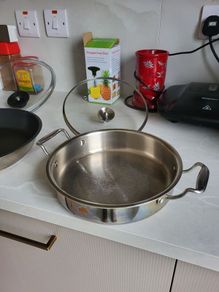Stainless steel pan