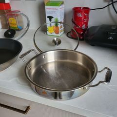 Stainless steel pan
