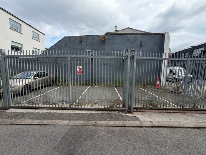 Sliding gates