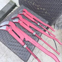 heavy-duty pipe wrenches from Gedore.