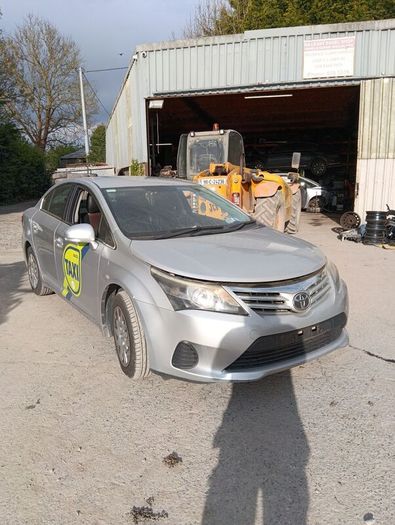 Breaking Toyota avensis 2014 diesel