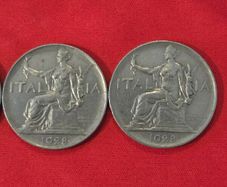 Italia 1 Lira pieces 2 from 1928 (rare year) and 1 from 1922