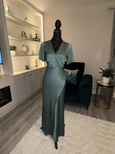Stunning Ladies Forever New Maxi Dress. Size UK 6 / EU 34