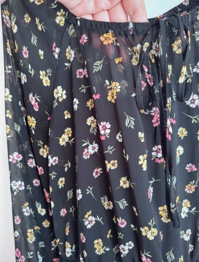 Dunnes Stores Black Floral Dress Size 14/42 - Sheer Sleeves - Knee Length