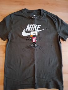 Nike TShirt Size M (10-12 yrs)