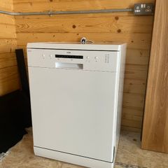 LOGIK LDW60W23 Full Size Dishwasher