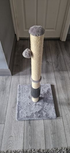Cat scratching post