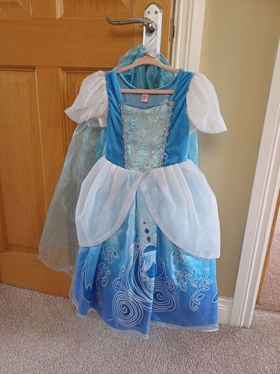 girl's dress up fancy dress costumes and accessories