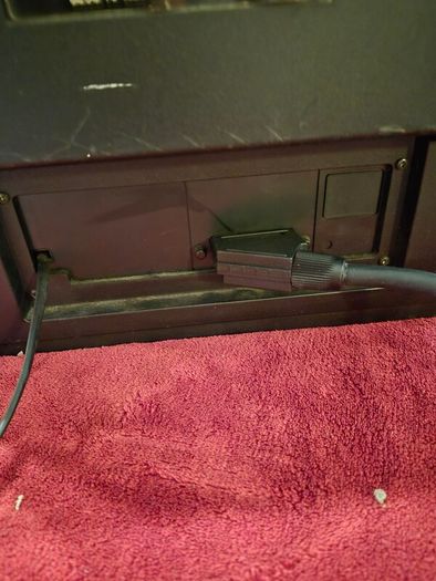 Vintage  20" Mitsubishi Tv & Remote