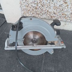 Makita 5903R circular saw