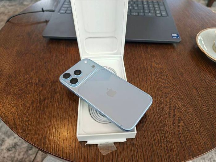 iPhone 18 Pro Max 256gb Glacier EU model. 1 week old. Trade-in/Swaps Welcome