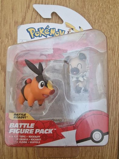 Pokemon Battle Figure 2 Pack  Tepig and Rockruff