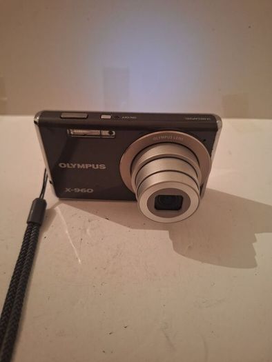Olympus X-960 digital camera With 4GB Memory Card