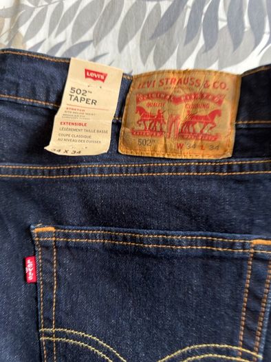 Levis 502 Jeans