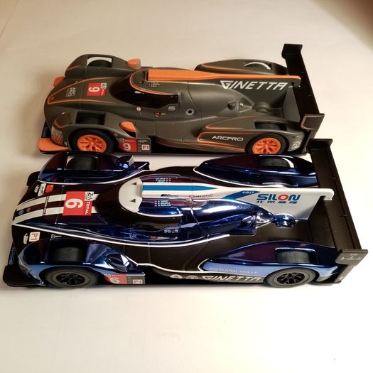 Scalextric New Ginetta Spark Plug Set: (wireless)