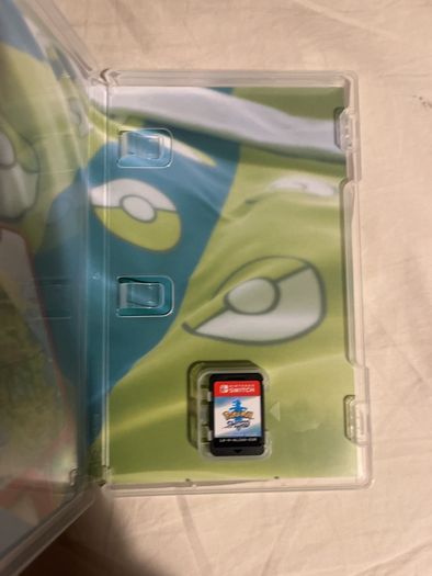 Pokemon sword and shining pearl for Nintendo switch