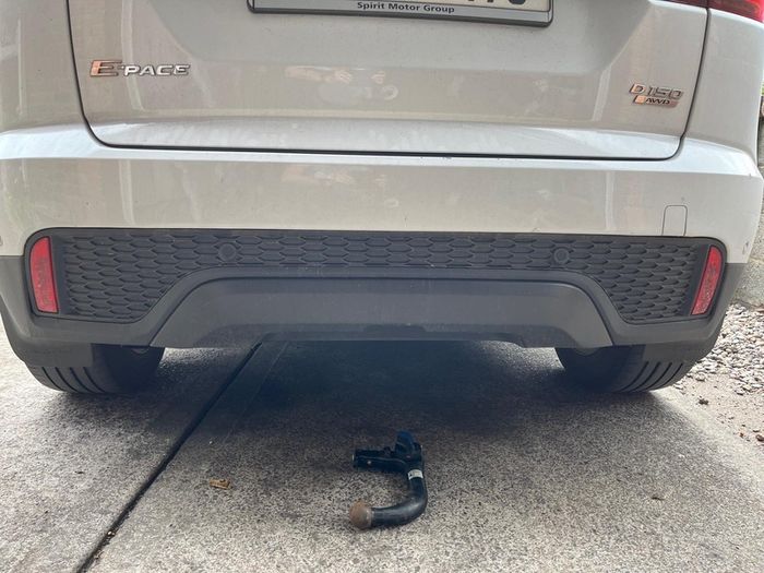 Demountable tow bar. Jaguar e pace, (maybe f-pace) evoque