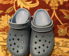Crocs Shoes size EU-33.5  UK-2