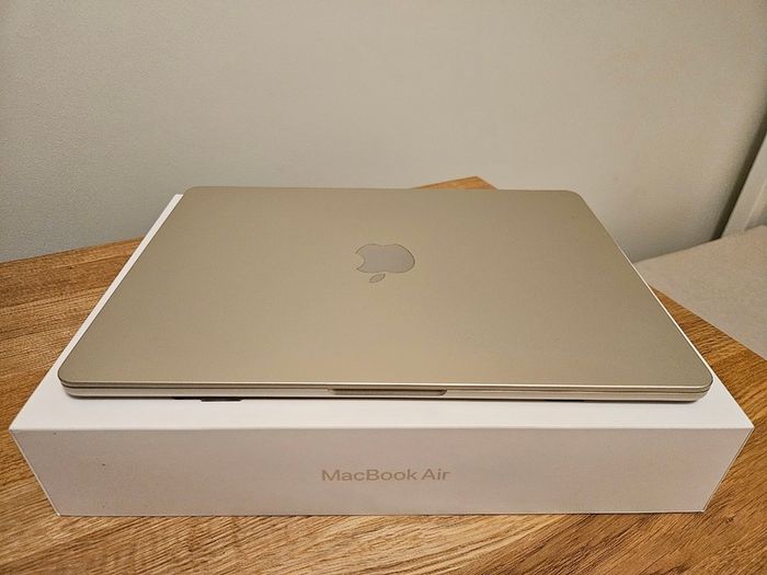 MacBook Air M2 2022, Starlight, 8GB/512GB, 99% Battery