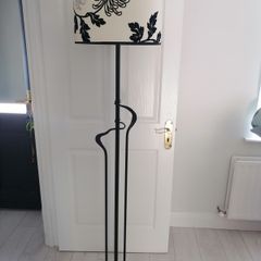Standing floor lamp