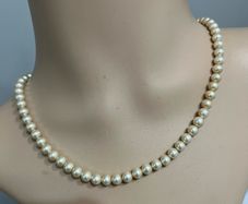 pearl necklace