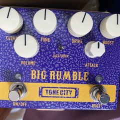 Guitar effects pedals (AKAI Tonecity)