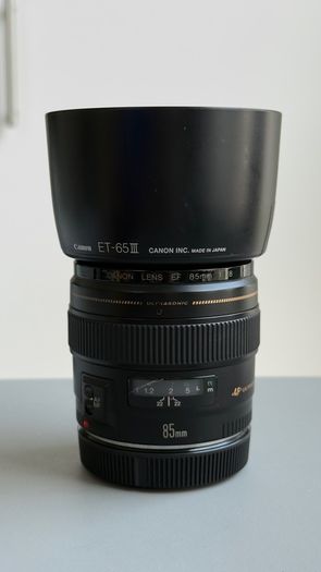 Canon EF 85mm f/1.8 USM