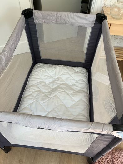 travel cot
