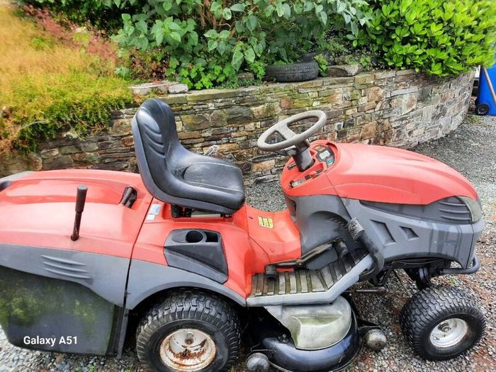Castlegarden ride on mower