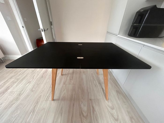 Extendable Dining Table