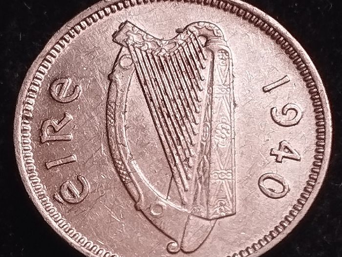 #780 - Ireland - 1940 - 3 Pence - Scratches - KM.12