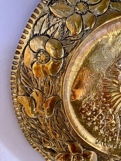 Vintage Brass Wall Plate Queen Elizabeth 41cm