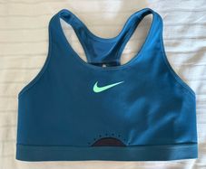 Nike ladies women's high support adjustable sports bra, mint condition