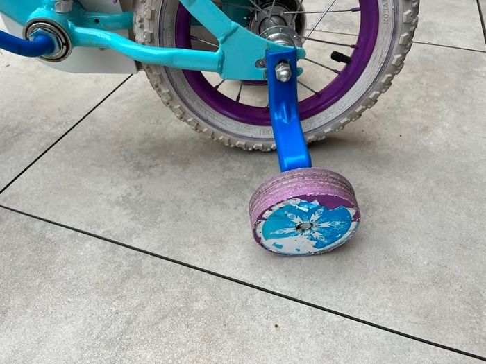Frozen kids bike